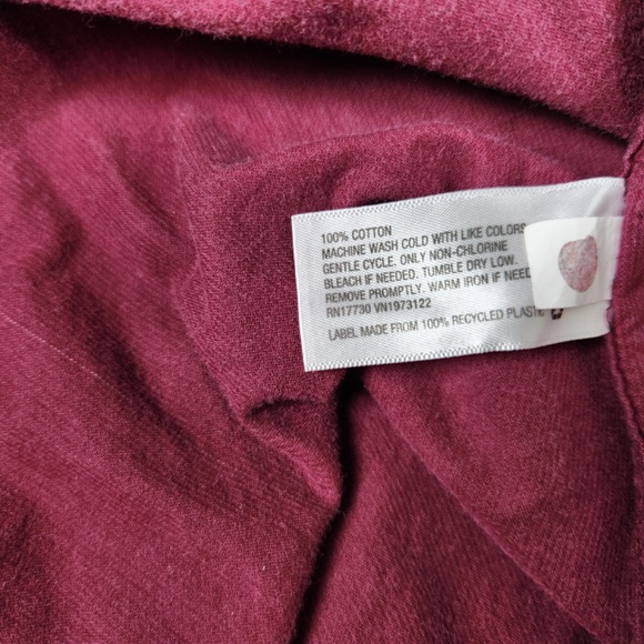 Universal Thread Womens Burgendy Corduroy Pearl Snap Button Up MEDIUM Collared - Picture 8 of 9